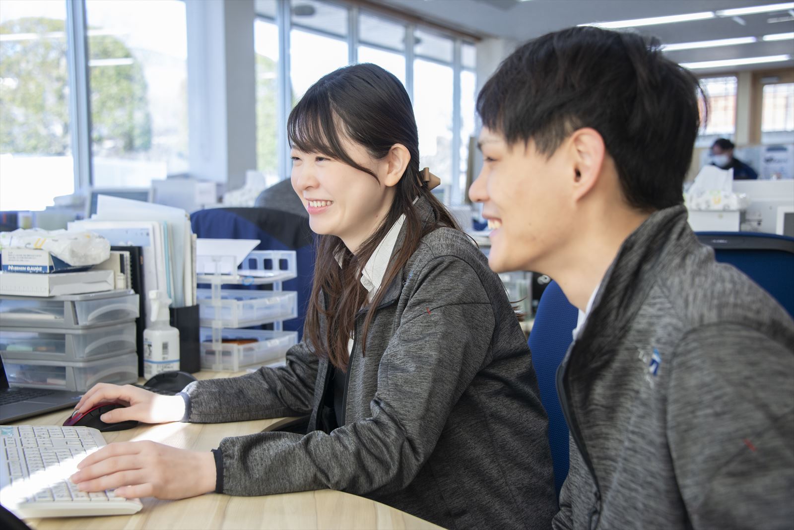 作業着の女性